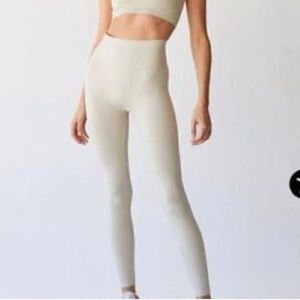 SET Active Women's Beige Sculptflex Leggings